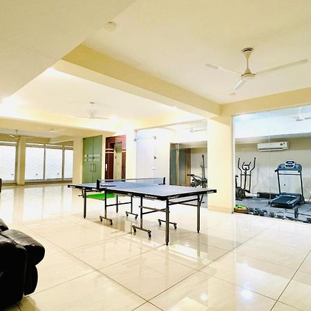 Bluo Studio4 Golf Course Road - Gym, Balcony, Lift 古尔冈 外观 照片