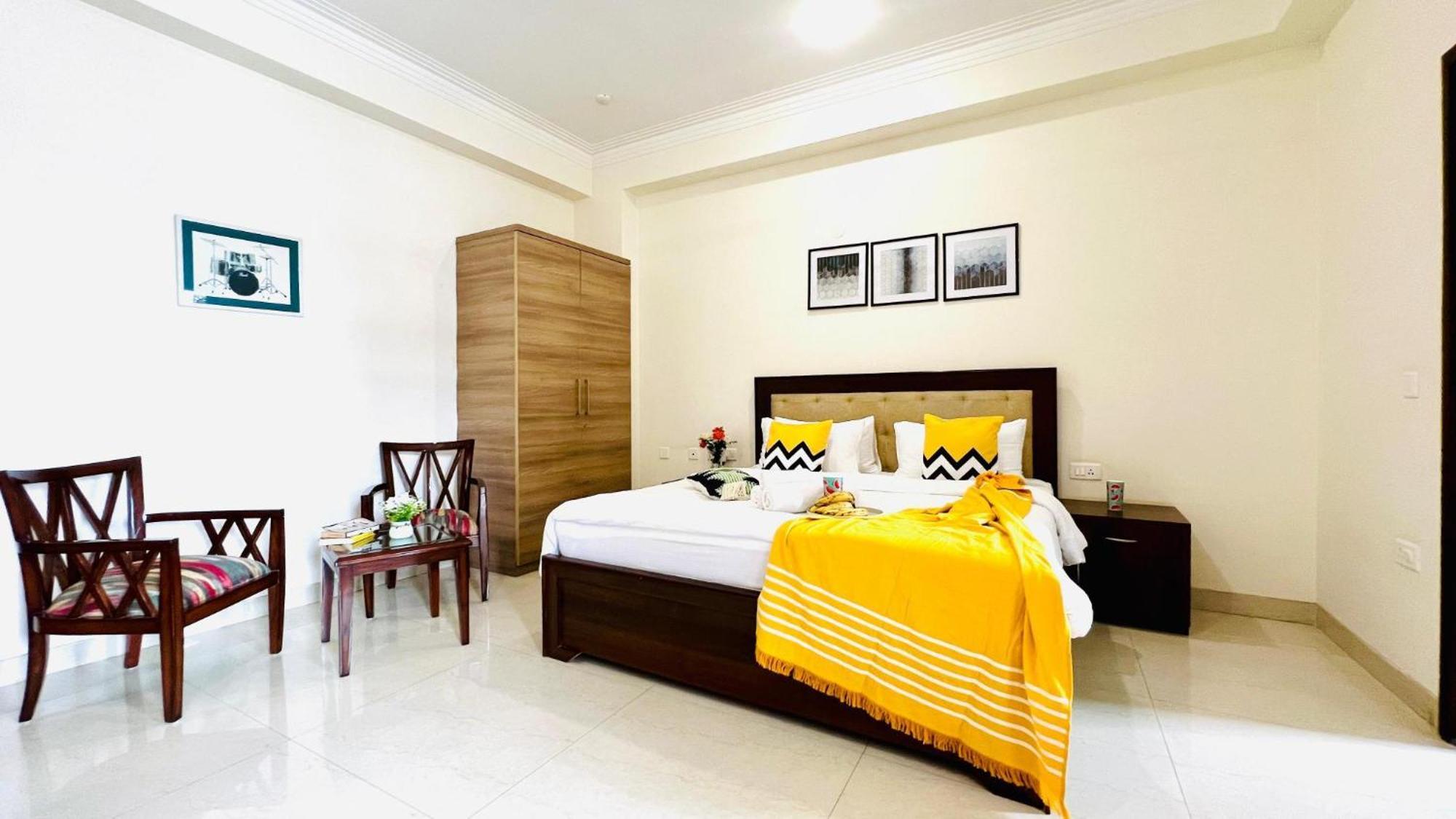 Bluo Studio4 Golf Course Road - Gym, Balcony, Lift 古尔冈 外观 照片